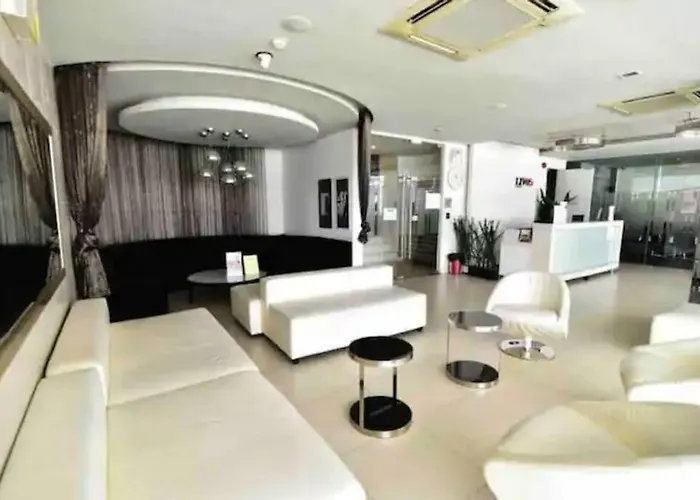 - Sukhumvit Soi 5 Bts Nana- Size 47m2 Bangkok