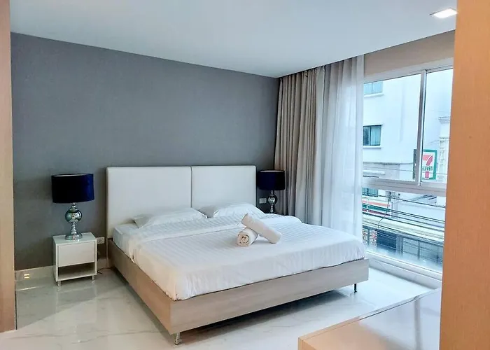 - Sukhumvit Soi 5 Bts Nana- Size 47m2