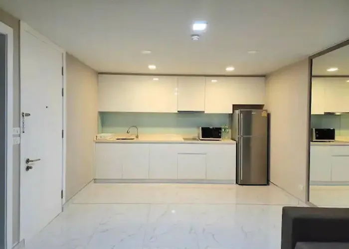- Sukhumvit Soi 5 Bts Nana- Size 47m2 *